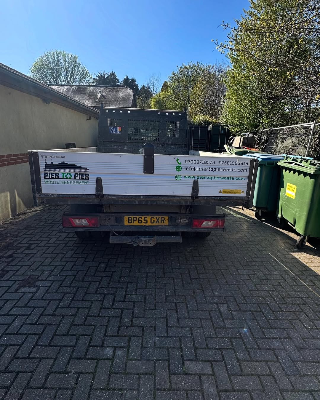 Pier to Pier Waste Management truck, serving Brighton, Hove and Sussex
